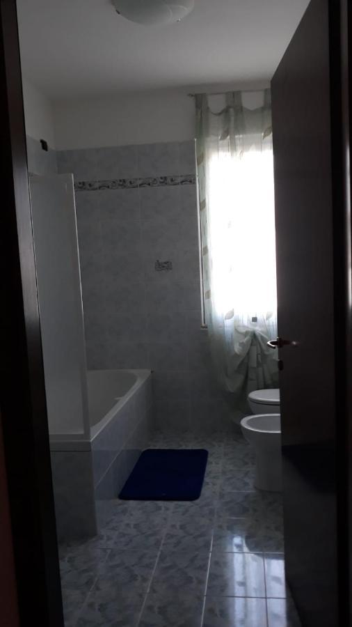 Bed and Breakfast Le Tre Stelle Ronco allʼAdige Exterior foto